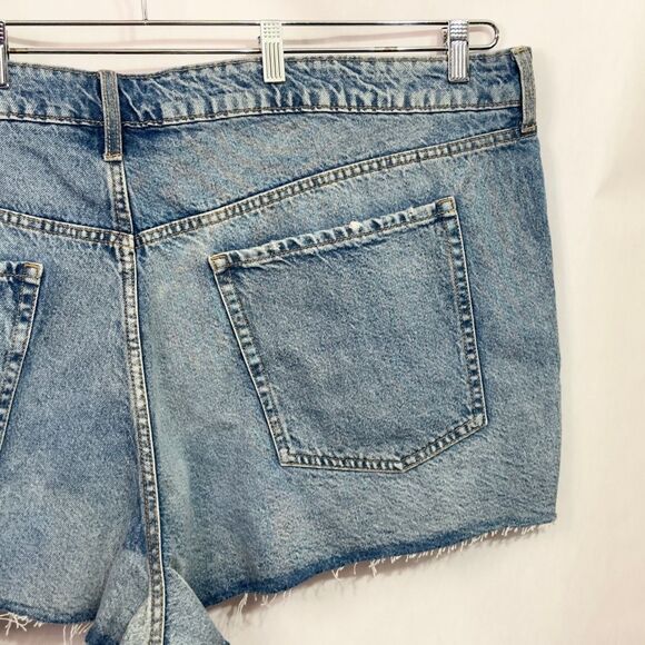 Old Navy Plus Size 26 Denim Shorts Light Blue Jean OG Straight High Rise 418 - Picture 8 of 12